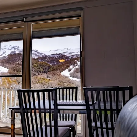 Penthouse two level Apartment with Mountain Views