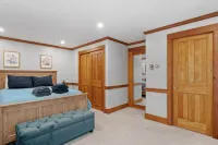 Mountain Top Hideaway 10 Min to North Conway & 5 Min Saco River, Pet Friendly