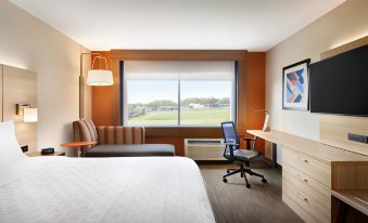 Holiday Inn Express & Suites Heath - Newark
