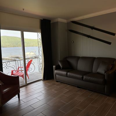 Premier Suite, 1 King Bed, Lake View, Lakeside
