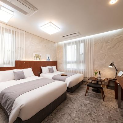 Superior Family Room Hotel DM Promo Code