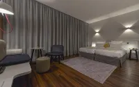Hotel Atrium by Happyculture