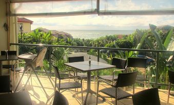 Aqualuna Beach Resort - Housity