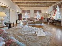 The Bonerowski Palace Hotels in 