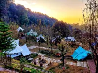 Camp Oak View Hotels in 