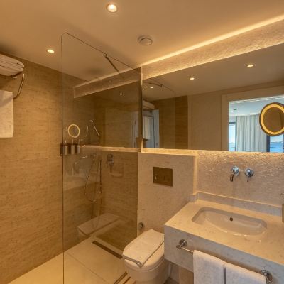 Deluxe Deniz Manzarali Oda The Corner Park Hotel Promo Code