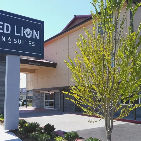Red Lion Inn & Suites Everett Отели в г. Эверетт