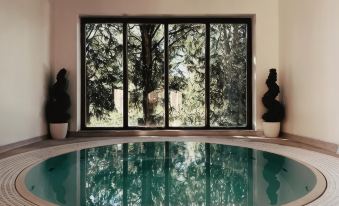 Cave Castle Hotel - Housity