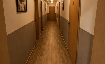 Hotel Eurocity - Housity
