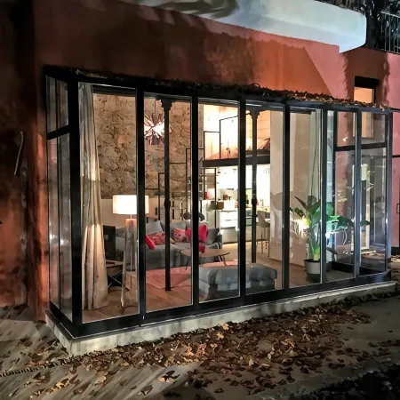 Unique!! unusual! Charming apartment with large garden 10 m from the Royal Canal Отели в г. Сет