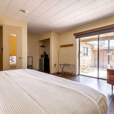 King Room 9 Star Motel Promo Code