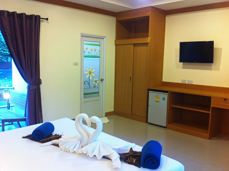 Standard Twin Room in Hotel Building