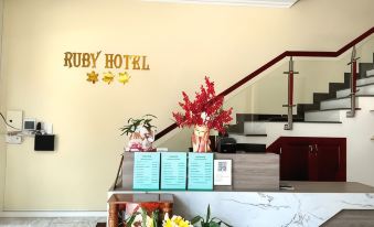 RUBY HOTEL - Housity