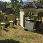 Tropical Treasure: 4 BR Oasis in the Hills of JA Hoteles en 
