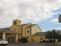 La Quinta Inn & Suites by Wyndham Peru Starved Rock St Park Hotels in Peru