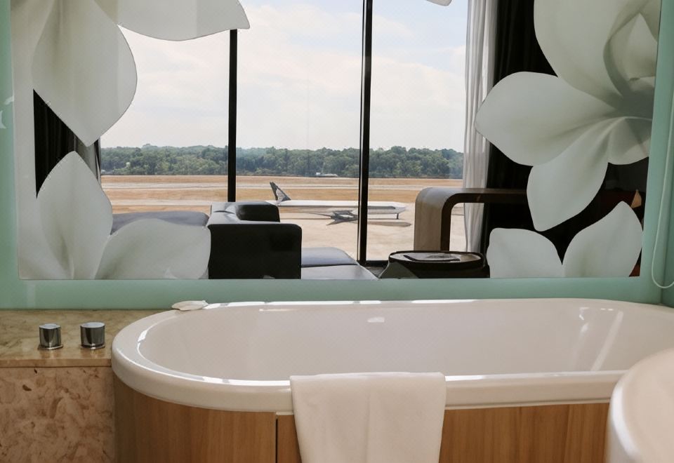 特大床標準房 跑道景觀 高樓層