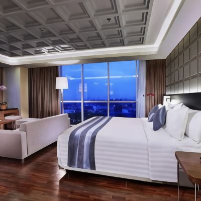 Suite ASTON Pasteur Promo Code