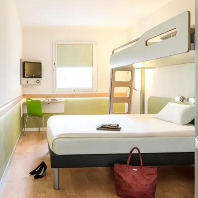 Ibis Budget Sevilla Aeropuerto Hotels near FIBES