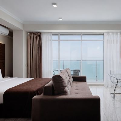 Deluxe Apartment with Direct Sea View Prestige Promo Code
