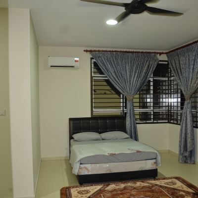 Bilik Deluxe Kupon Sitiyam Homestay Sepang Kuala Lumpur