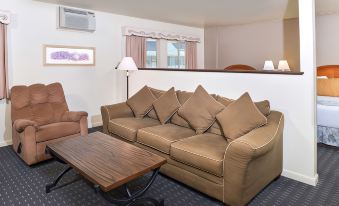 Svendsgaard's Lodge- Americas Best Value Inn & Suites