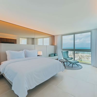 Suite, Non Smoking, Ocean View (2 King & 2 Single Beds)