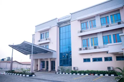 Best Western Plus-Presidential Suite Hotele w: 