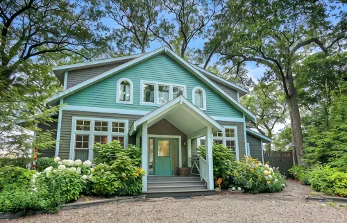 LUXURY Lakefront Property on Private Beach with Stunning Lake Views and Sunsets