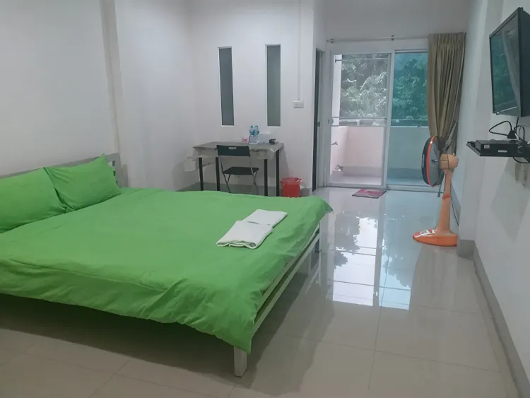 ห้องสแตนดาร์ดพร้อมเครื่องปรับอากาศ(เตียงคิงไซส์)