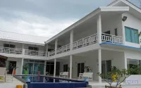 Issara Beach Resort