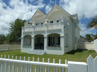 Romantic Oceanfront Villa near Crane Resort    Lovebirds Special Hotels in 
