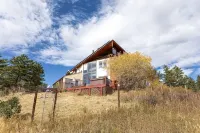 SkyMountain Lodge with Hot Tub and Infrared Sauna