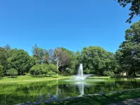 Westerly Getaway- Short drive to the beach, Walk to Downtown Shops & Restaurants