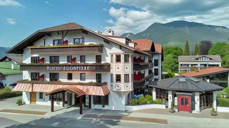 Hotel Zugspitze Exterior