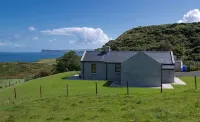 Kinbane Self Catering Cottages - 'Makem's Cottage'