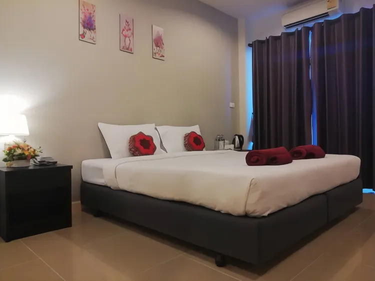 ห้องซูพีเรียร์ เตียงใหญ่ 1 เตียง