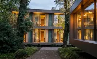 La Maison Hotel Отели в г. 
