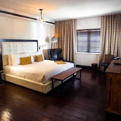 Queen Room Hotel Croydon Promo Code