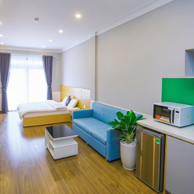 Deluxe King Room The Lush House Promo Code