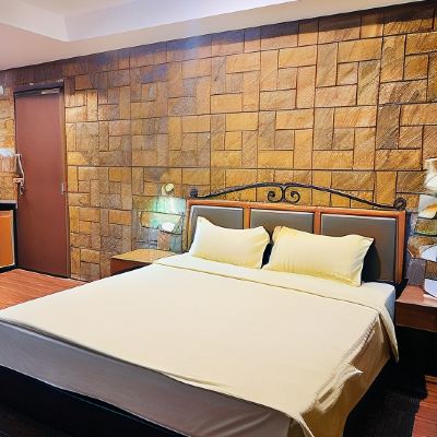 Deluxe King Kupon OYO 90134 K Garden Hotel