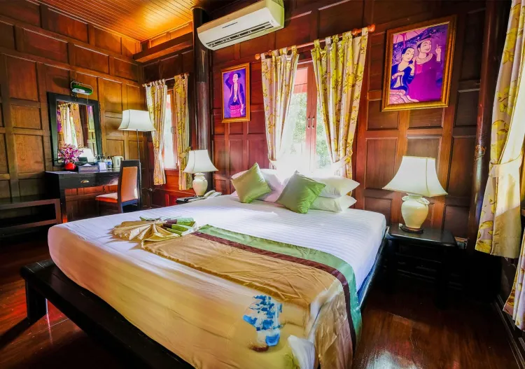 ห้องดีลักซ์ เตียงใหญ่ 1 เตียง