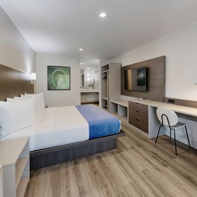 Deluxe King Room Avanti Resort Orlando Promo Code