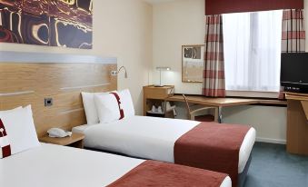 Holiday Inn Express Cardiff Bay, an IHG Hotel - Housity