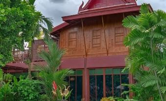 เรือนไทยพราวพิมาน Proudpiman Thai House - Housity