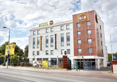B&B HOTEL Warszawa-Okęcie Отели в г. 
