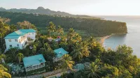 Amazing mountain top home with pool Hotels in 