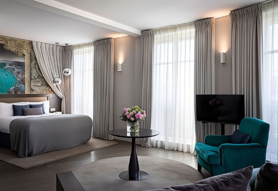 Hotel Indigo PARIS - OPERA by IHG1 Queen Bed Junior Suite With Single Sofa Bed