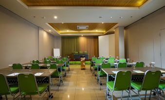 Ascent Hotel & Cafe Malang