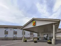 سوبر 8 باي ويندام كينورا