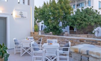 Sweet Home Naxos